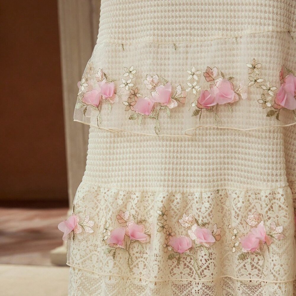 Apricot Elegant Women's Embroidery Flower Contrast Lace Skirt - Picture 6 of 6
